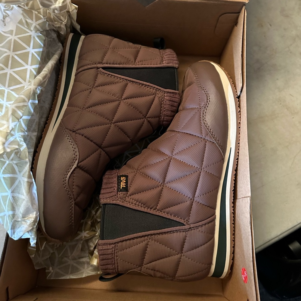 TEVA Woman Remember MID booties